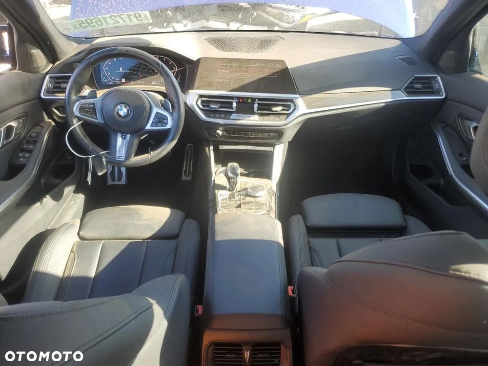 BMW Seria 3 330i xDrive M Sport - 8