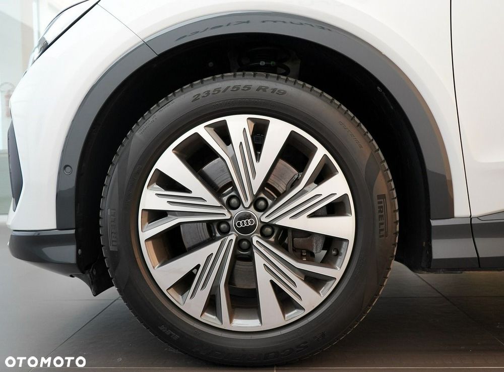 Audi Q4 e-tron - 8