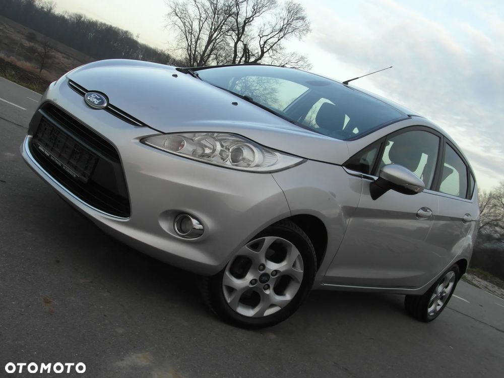 Ford Fiesta 1.25 Celebration - 1