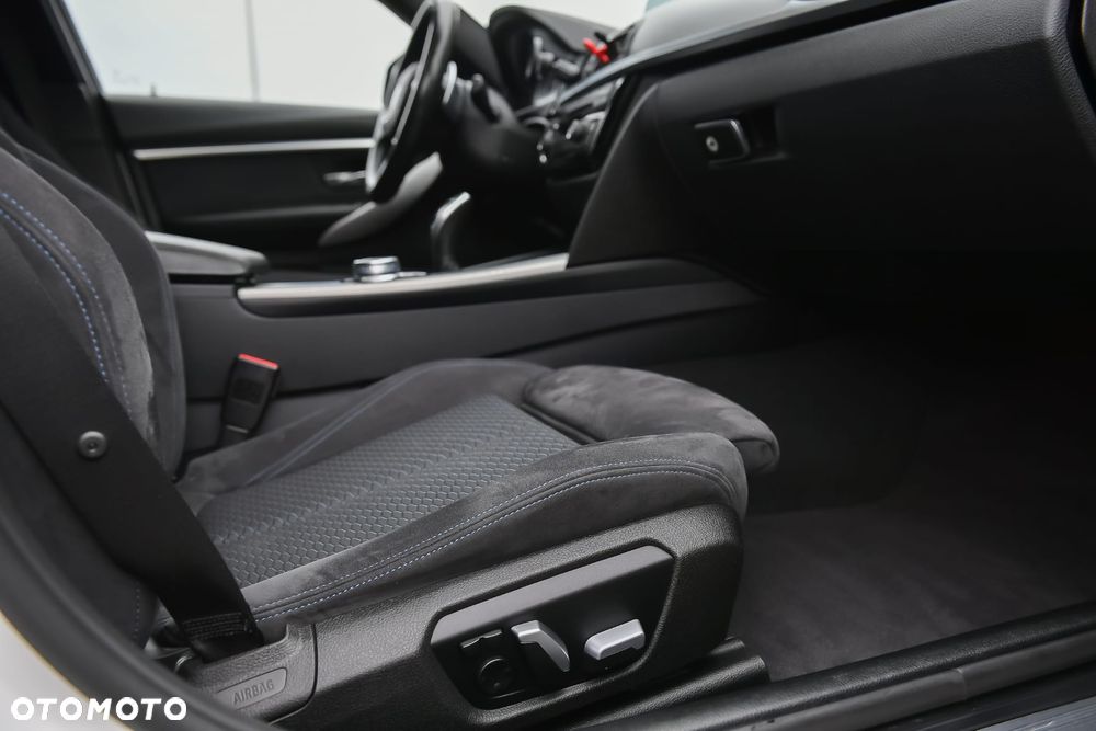 BMW Seria 3 320d xDrive Edition M Sport Shadow - 30