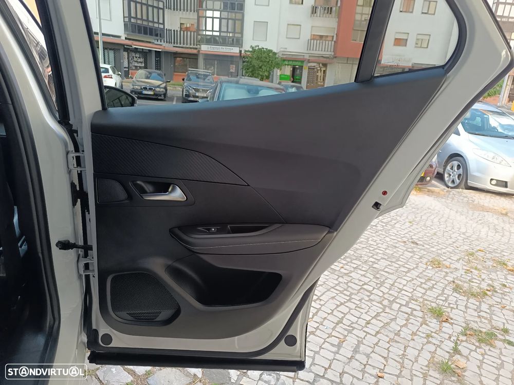 Peugeot 2008 1.2 PureTech Allure Pack - 39