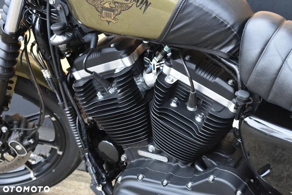 Harley-Davidson Sportster Iron 883 - 18