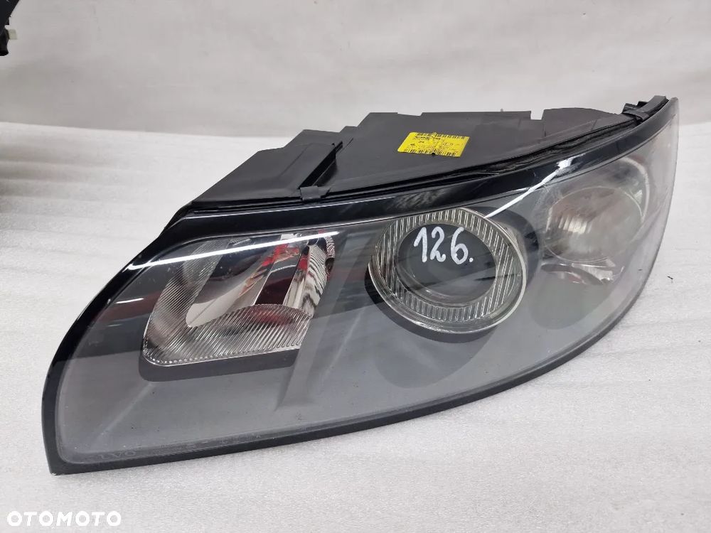 VOLVO S40 / V50 03- LEWA LAMPA PRZEDNIA PRZÓD , NR 30698885 , NR AUKCJI LL126 - 1