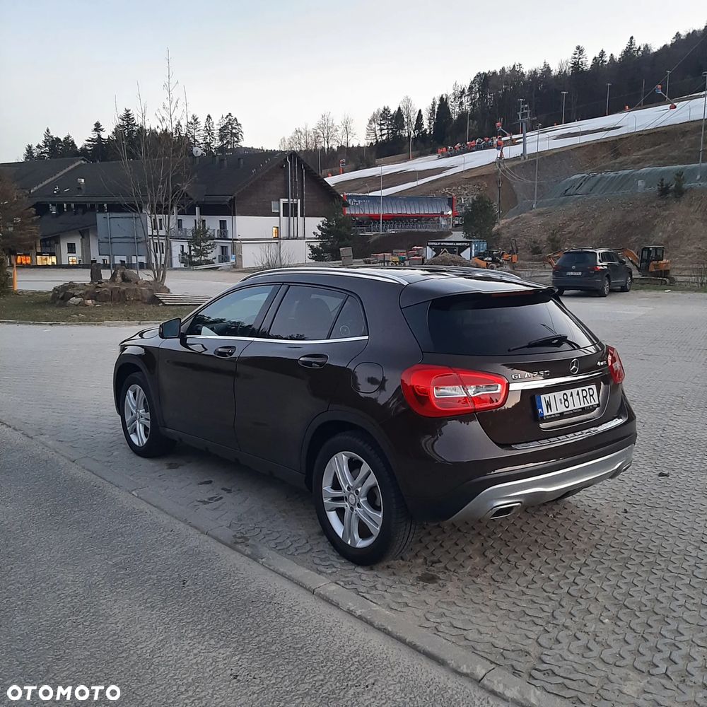 Mercedes-Benz GLA 250 4-Matic - 4