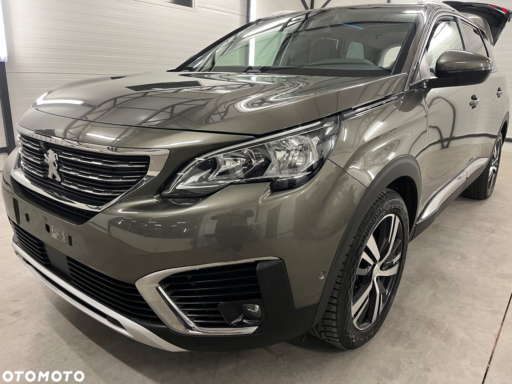 Peugeot 5008 PureTech 130 EAT8 Stop & Start Allure Business-Paket - 25