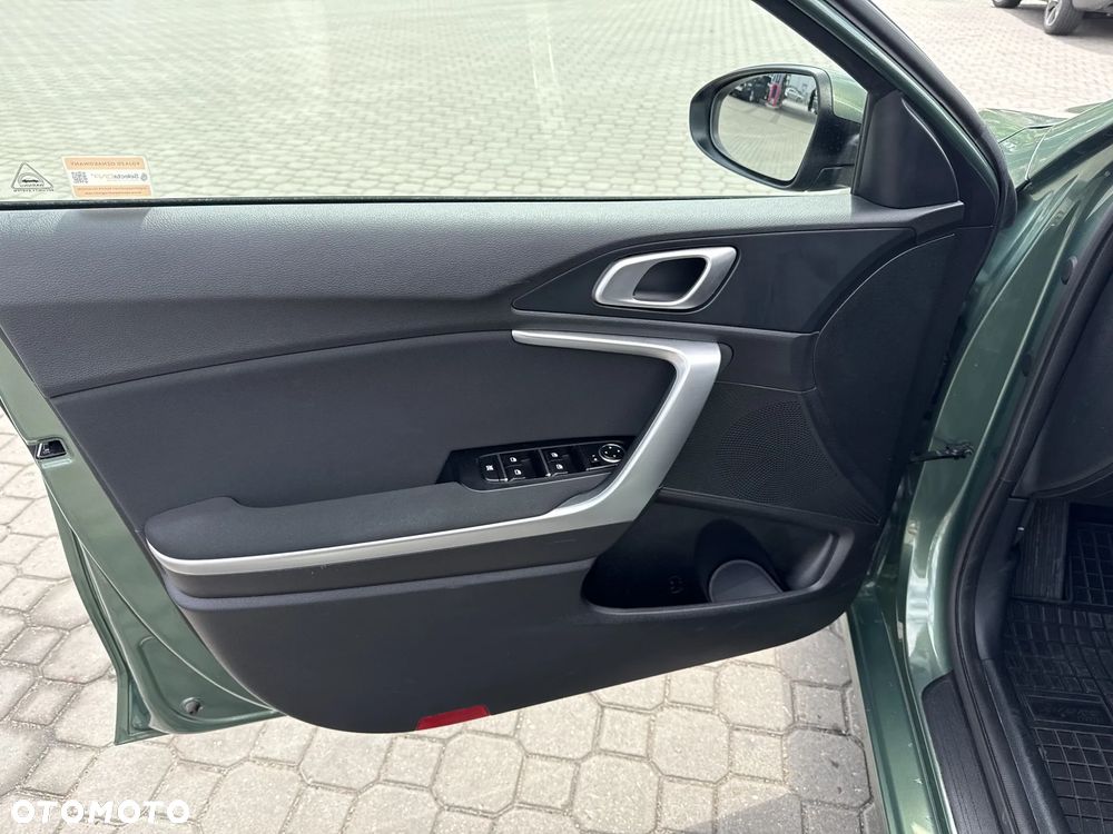 Kia Ceed 1.5 T-GDI M DCT - 11