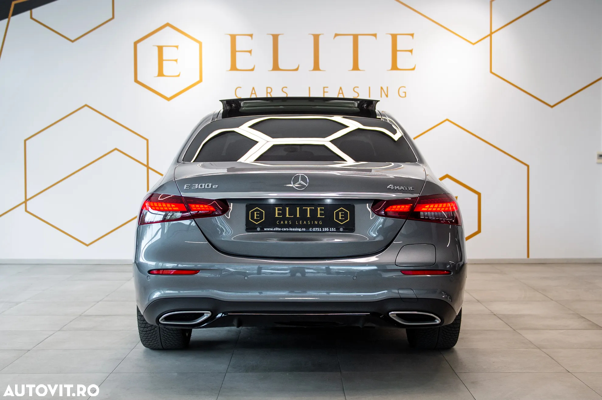 Mercedes-Benz E 300e 4Matic 9G-TRONIC Edition AMG Line - 9
