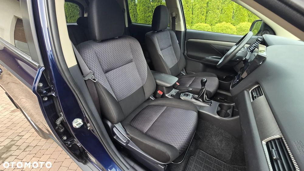Mitsubishi Outlander - 30