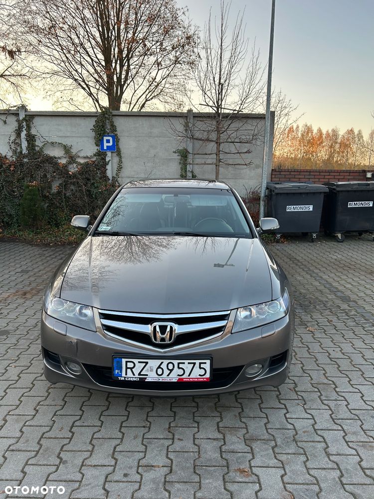 Honda Accord - 1