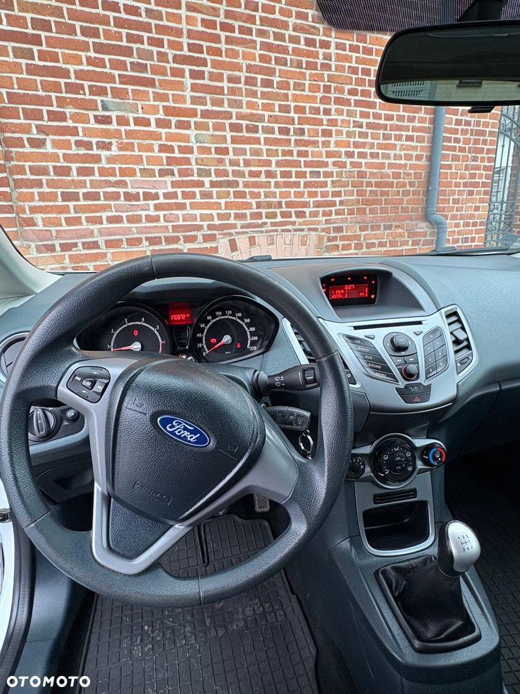 Ford Fiesta 1.25 Trend Edition - 14