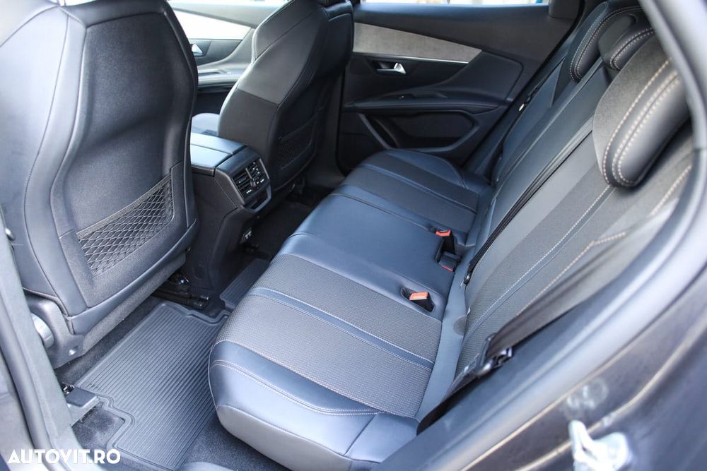 Peugeot 3008 1.2 PureTech 130 EAT8 GT - 29