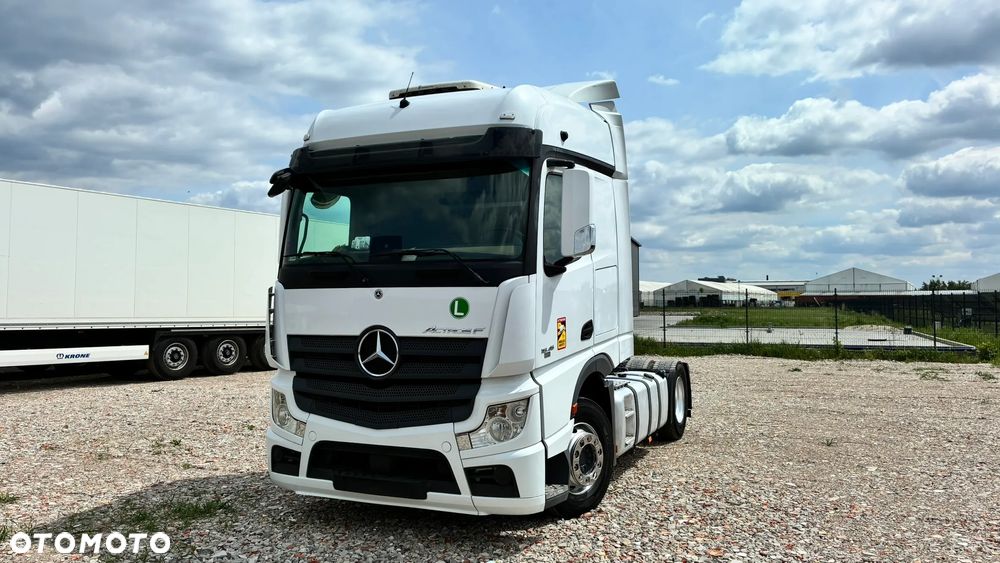 Mercedes-Benz Actros - 3