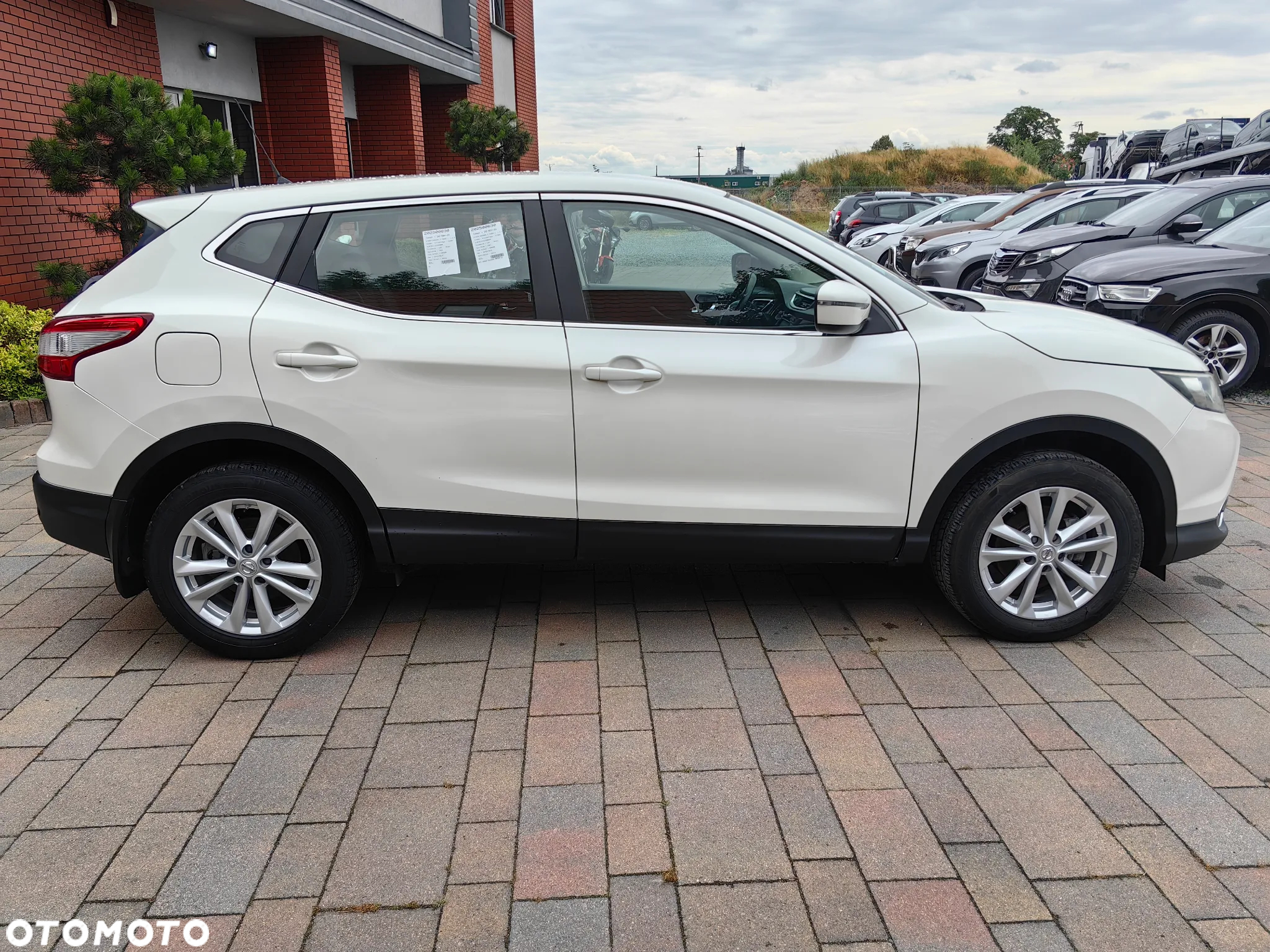 Nissan Qashqai 1.5 dCi Tekna - 8