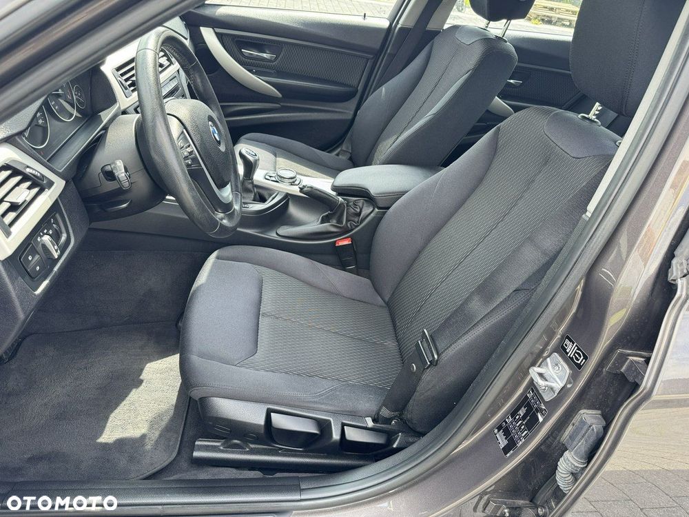 BMW Seria 3 318d Blue Performance Luxury Line - 18
