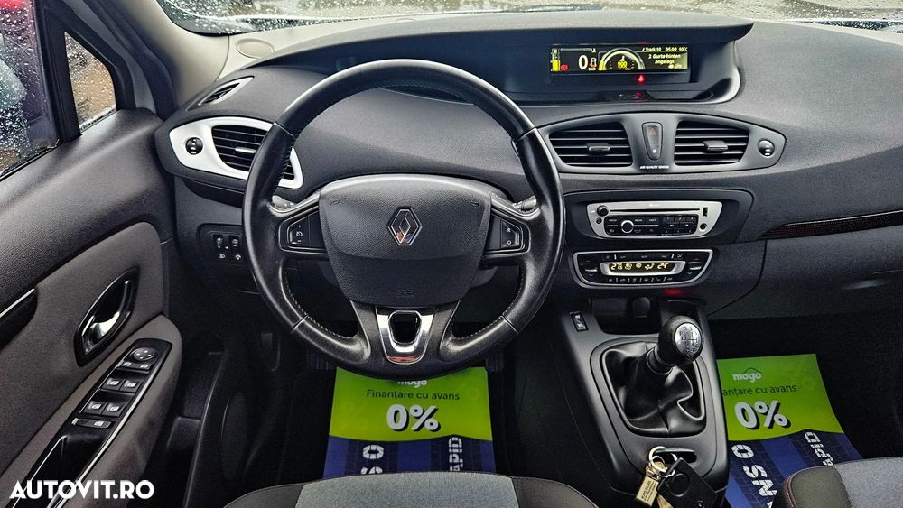 Renault Grand Scenic - 16