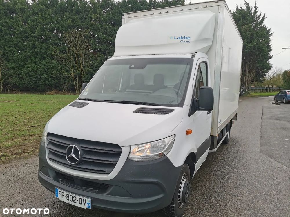 Mercedes-Benz Sprinter - 2