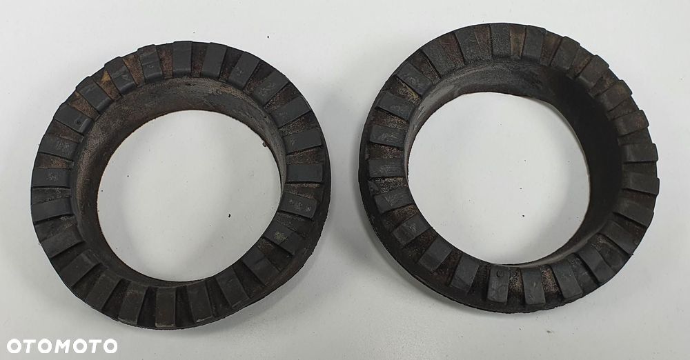 GUMA PODKŁADKA POD SPRĘŻYNĘ TYŁ TYLNA FIAT PANDA II - 4