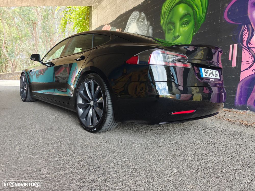 Tesla Model S - 1
