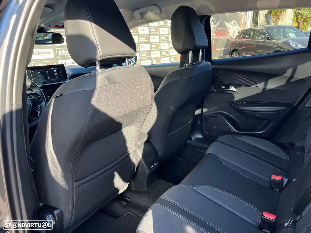 Peugeot 2008 1.5 BlueHDi Allure EAT8 - 43