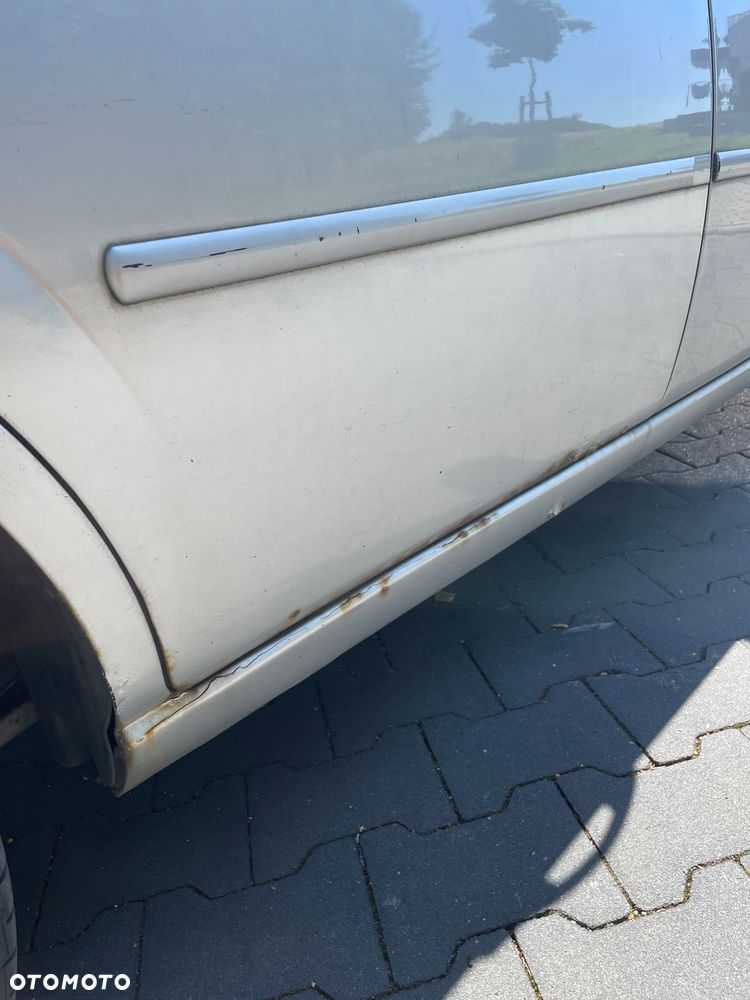 Ford Mondeo 2.0 TDDi Ambiente - 7