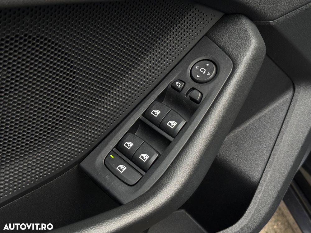 BMW Seria 1 118d Aut. Edition Metropolitan - 28