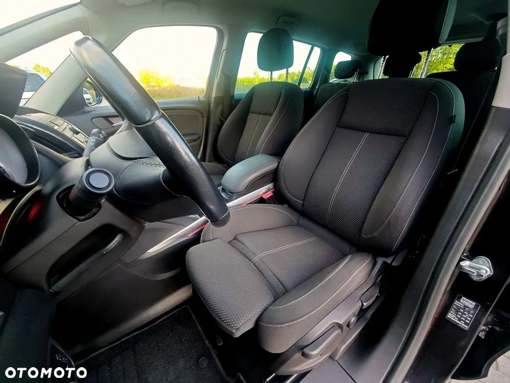 Opel Zafira Tourer 2.0 CDTI Innovation - 28