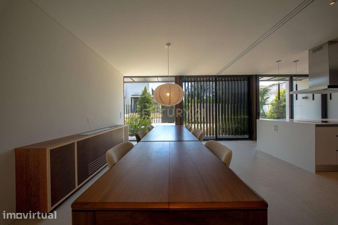 Moradia T4 | Área de Construção: 380m² | Lote: 502m² | 3 Pisos | Pisci - Grande imagem: 5/55