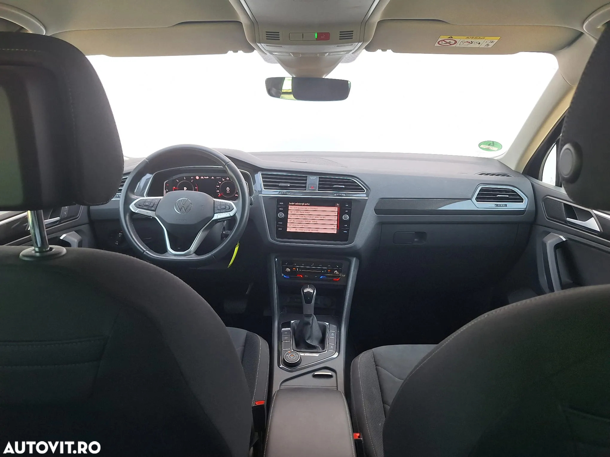 Volkswagen Tiguan 2.0 TDI SCR 4MOTION DSG Elegance - 12