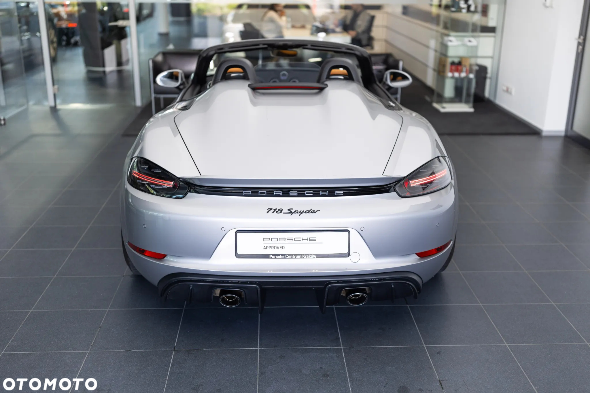 Porsche 718 Spyder - 11