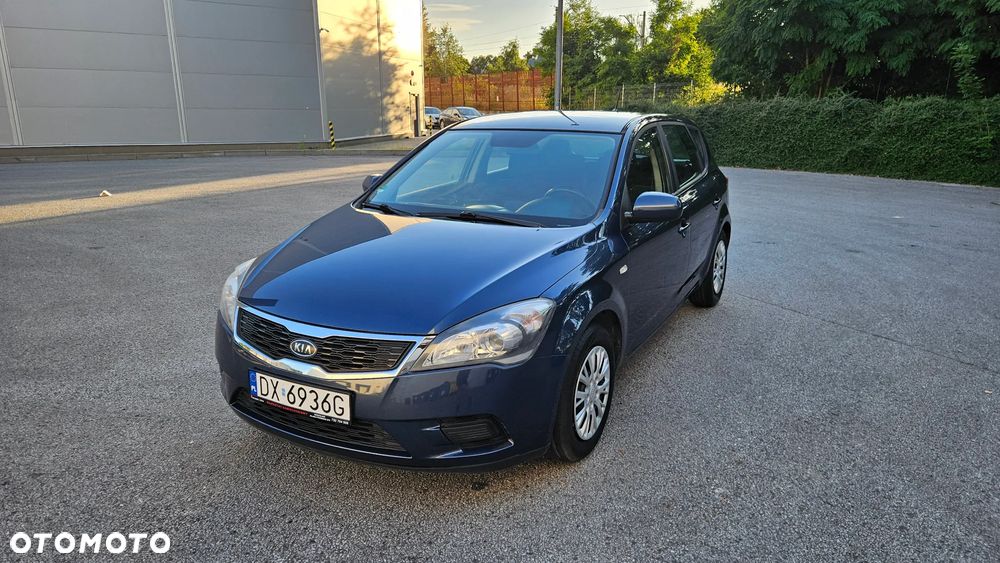 Kia Ceed - 1