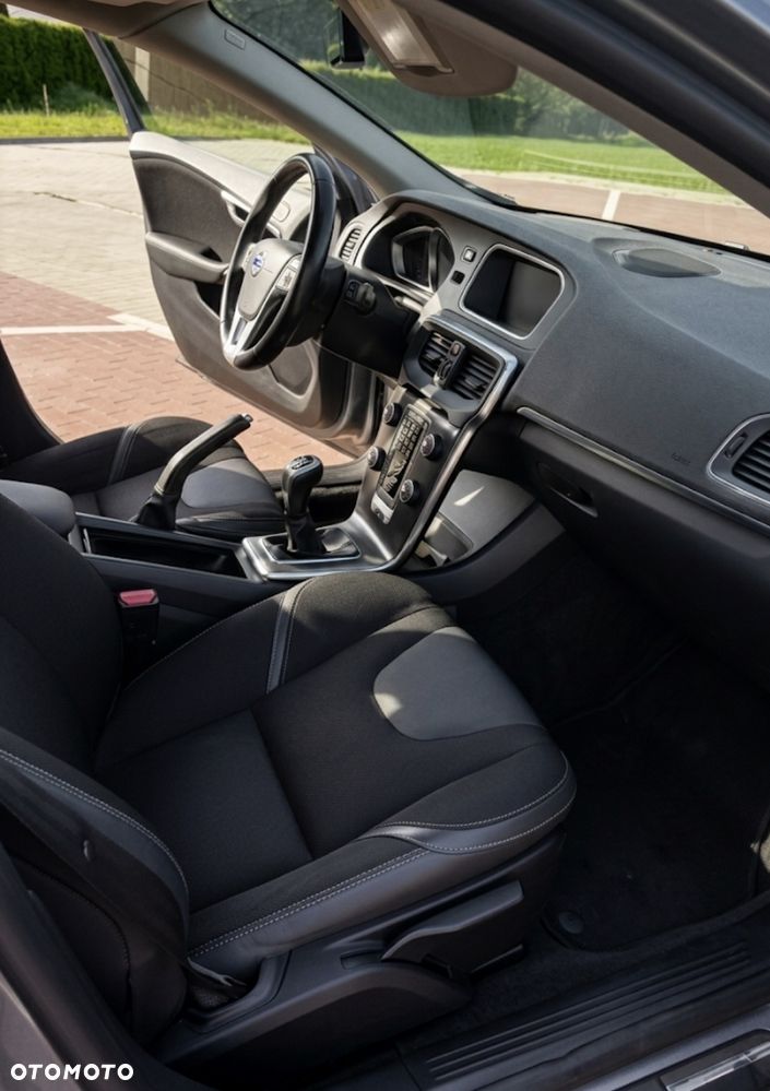 Volvo V40 D4 Drive-E Momentum - 10