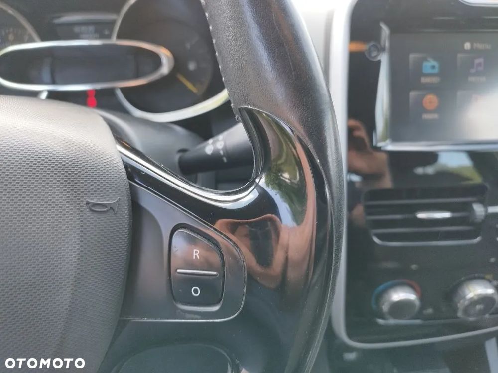 Renault Clio 1.2 16V 75 LIMITED - 27