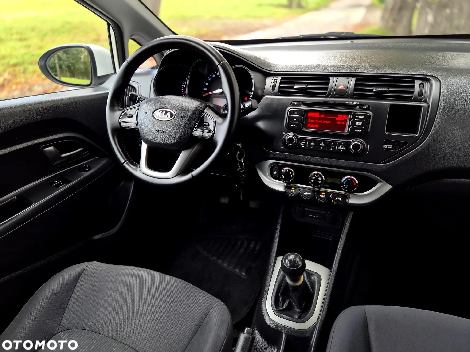 Kia Rio 1.2 L - 28