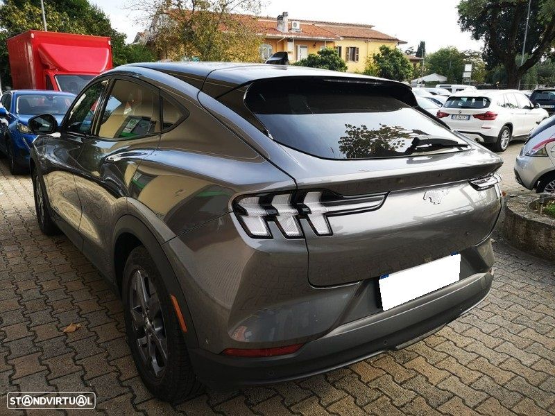 Ford Mustang Mach-E - 4