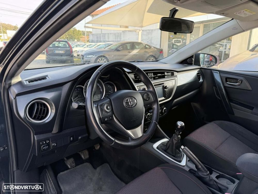 Toyota Auris 1.4 D-4D Exclusive - 12