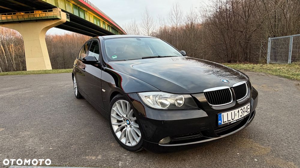 BMW Seria 3 320i - 1