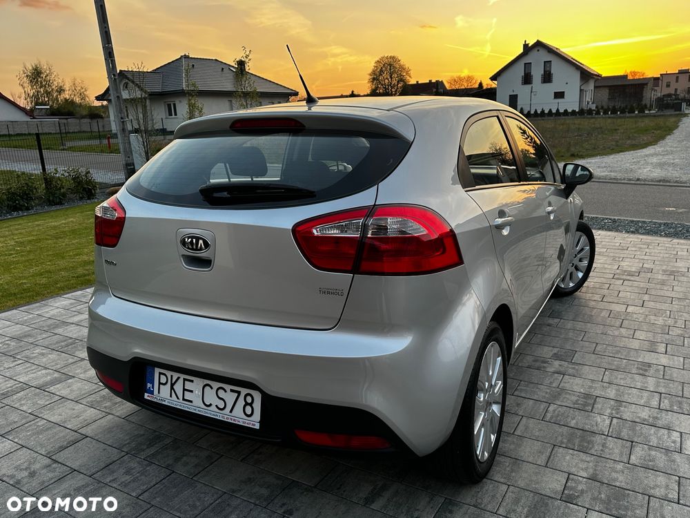 Kia Rio - 12