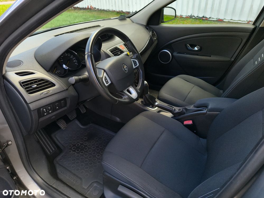 Renault Fluence 1.6 16V Color Edition - 12