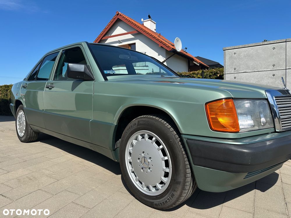 Mercedes-Benz W201 (190) - 2