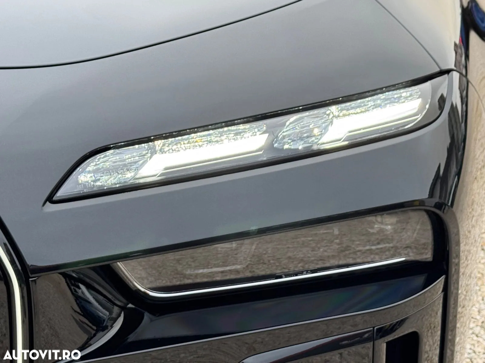 BMW Seria 7 740d xDrive MHEV - 11