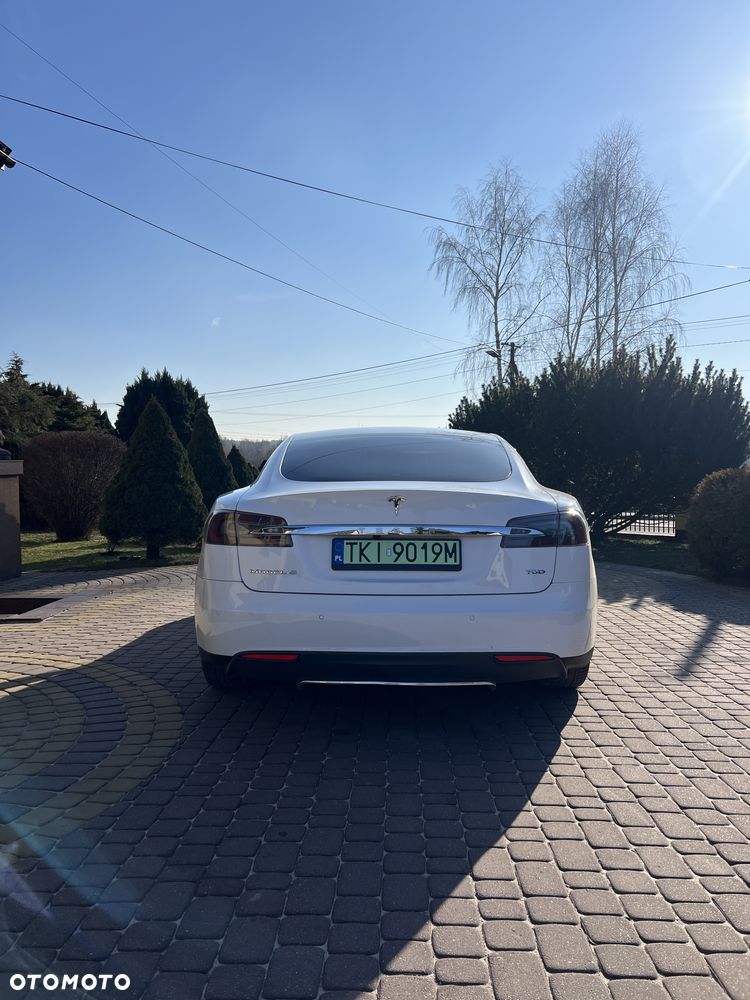 Tesla Model S 70 D - 6