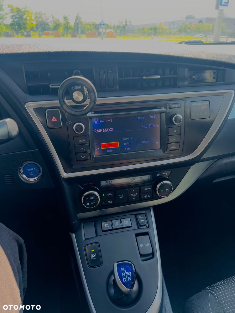 Toyota Auris - 11