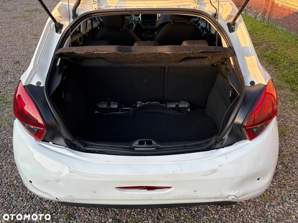 Peugeot 208 PureTech 82 Stop & Start Signature - 19