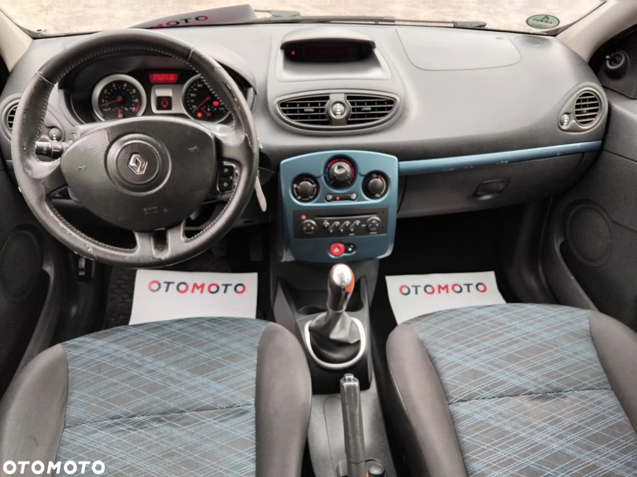 Renault Clio 1.2 16V 75 Expression - 10