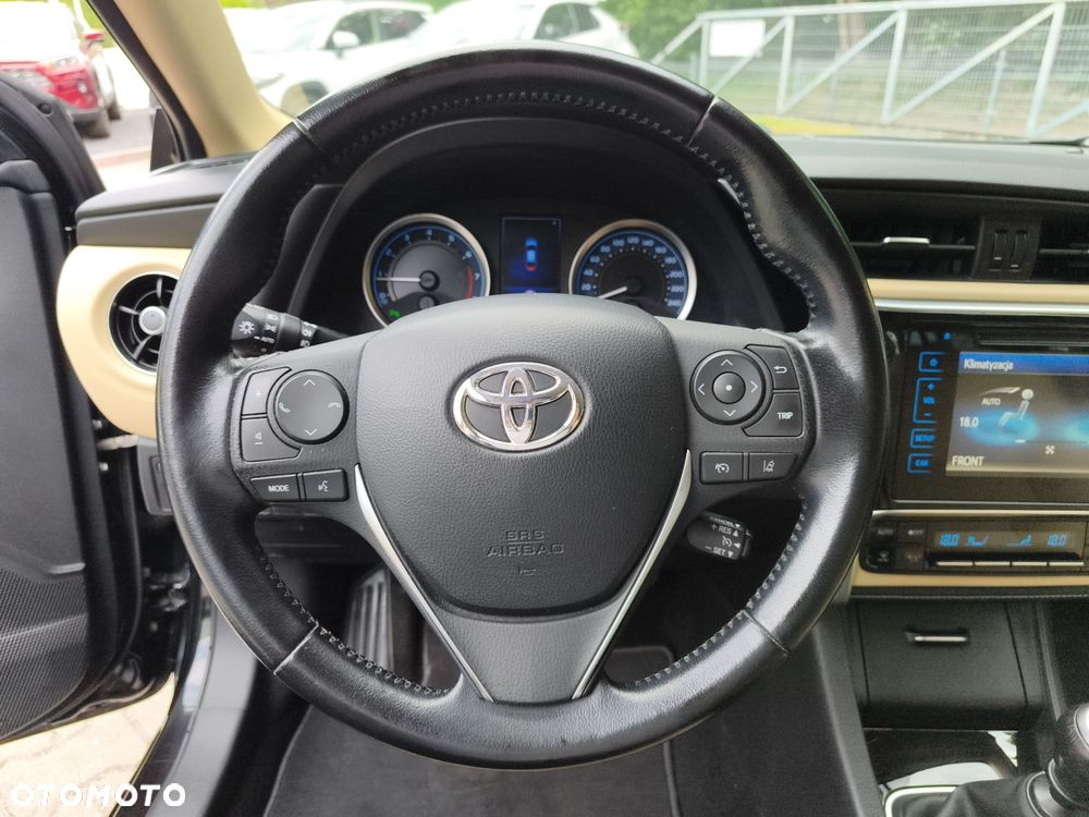 Toyota Corolla 1.6 Prestige EU6 - 20