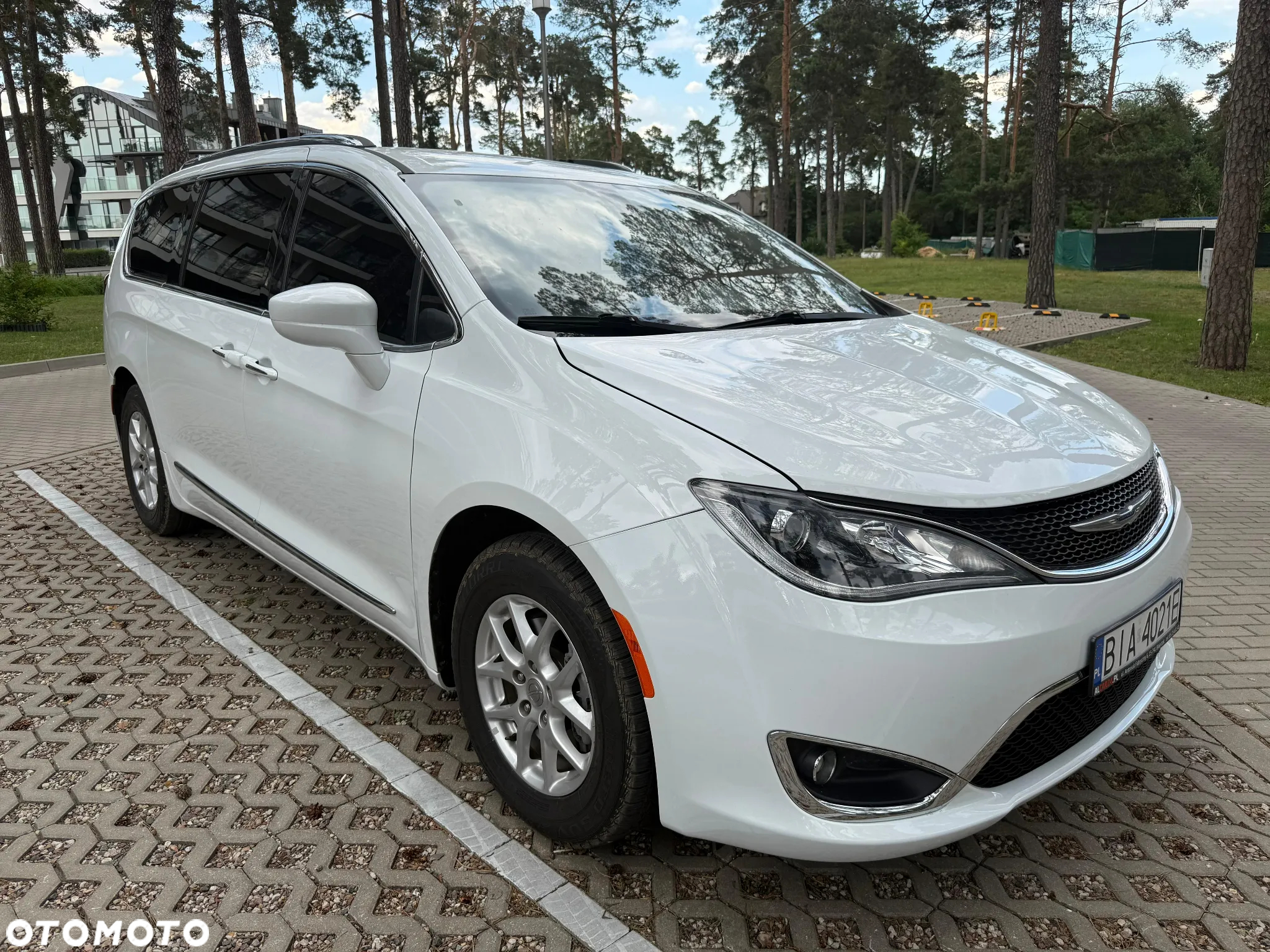 Chrysler Pacifica - 2