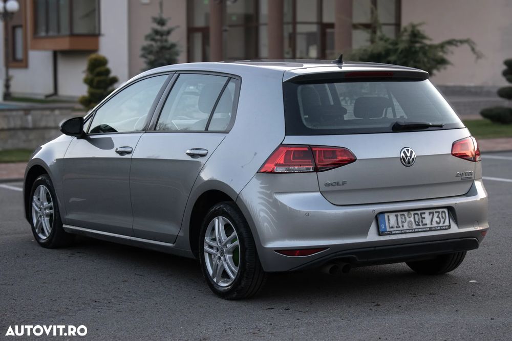 Volkswagen Golf - 3