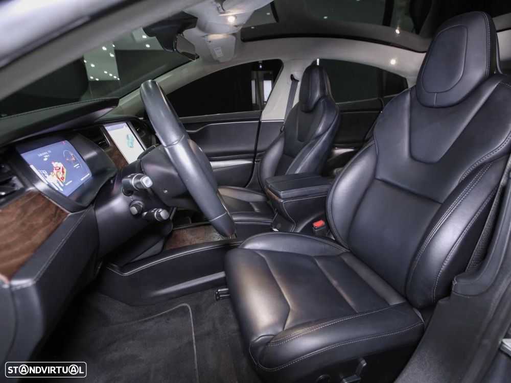 Tesla Model S - 7