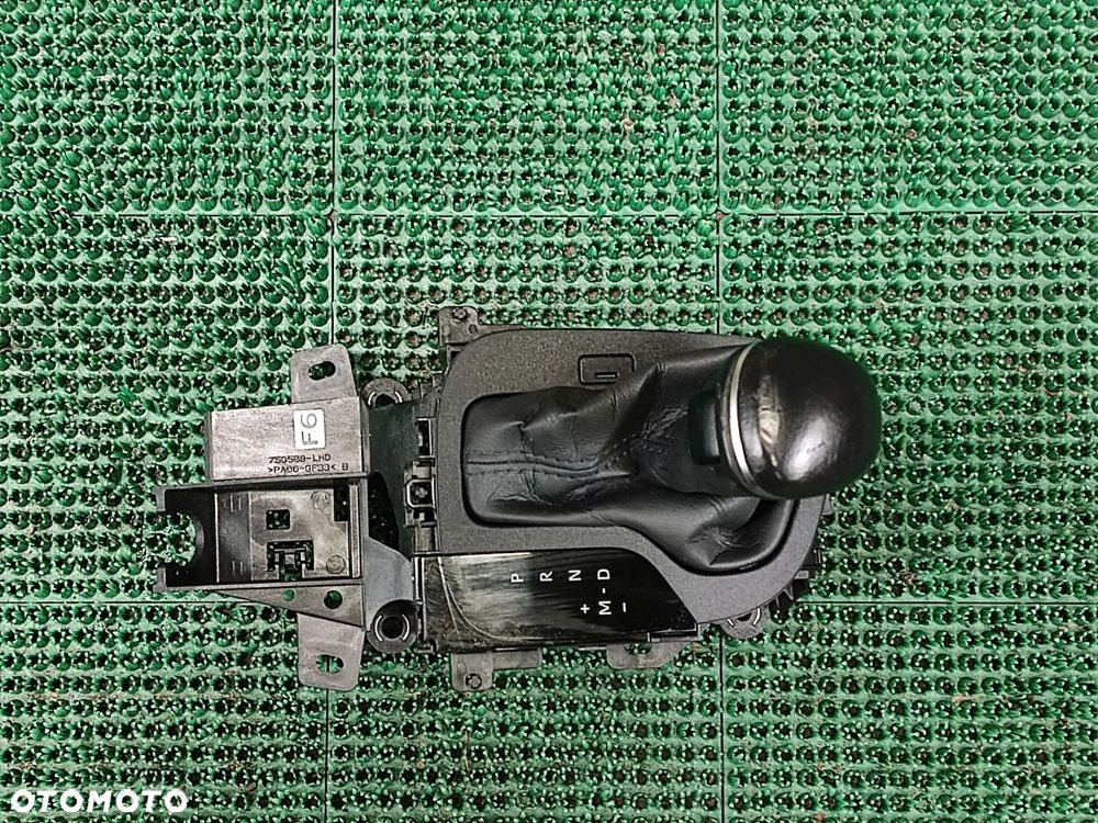 TOYOTA YARIS 1.5i Aut 19-24r Lewarek Wybierak Zmiany Biegów - 2