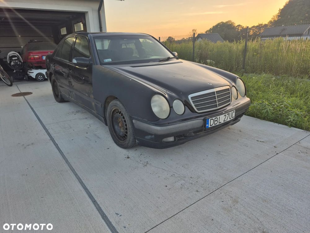 Mercedes-Benz Klasa E 200 CDI Classic - 2